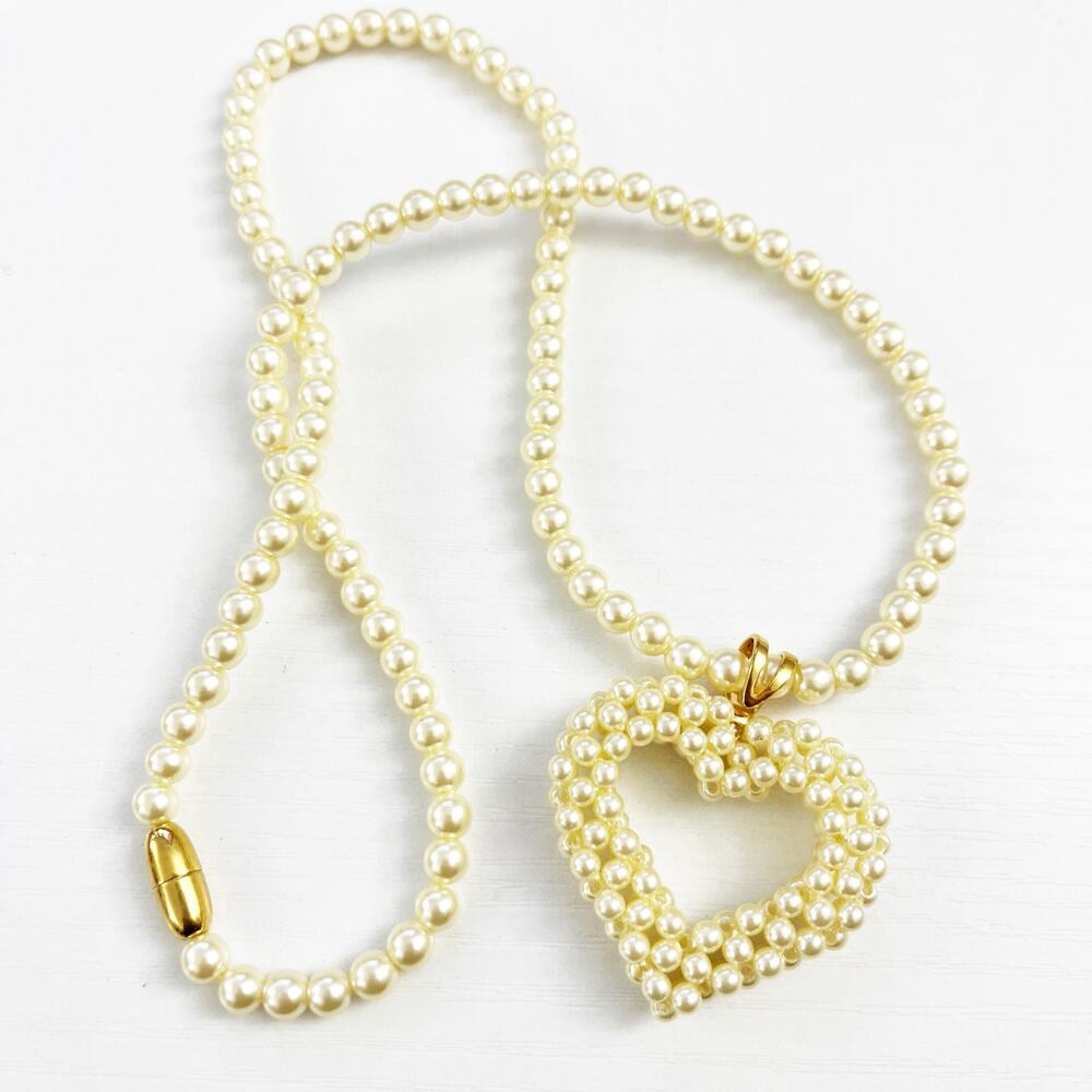 NEW Avon 1988 Sentimental Heart Necklace Faux Pearls with Box